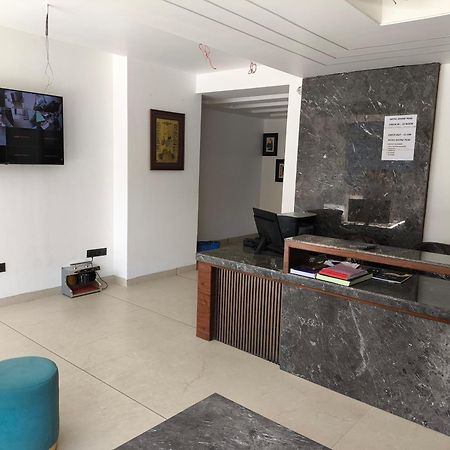 Hotel Divine Peak Pachmarhi Luaran gambar