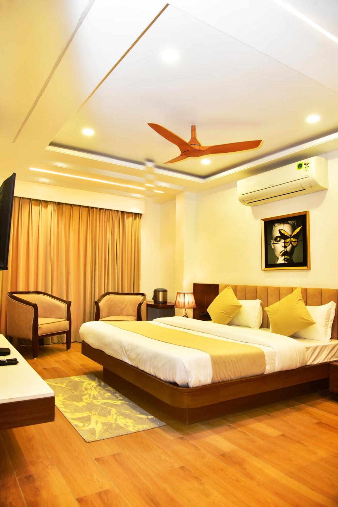 Hotel Divine Peak Pachmarhi Luaran gambar