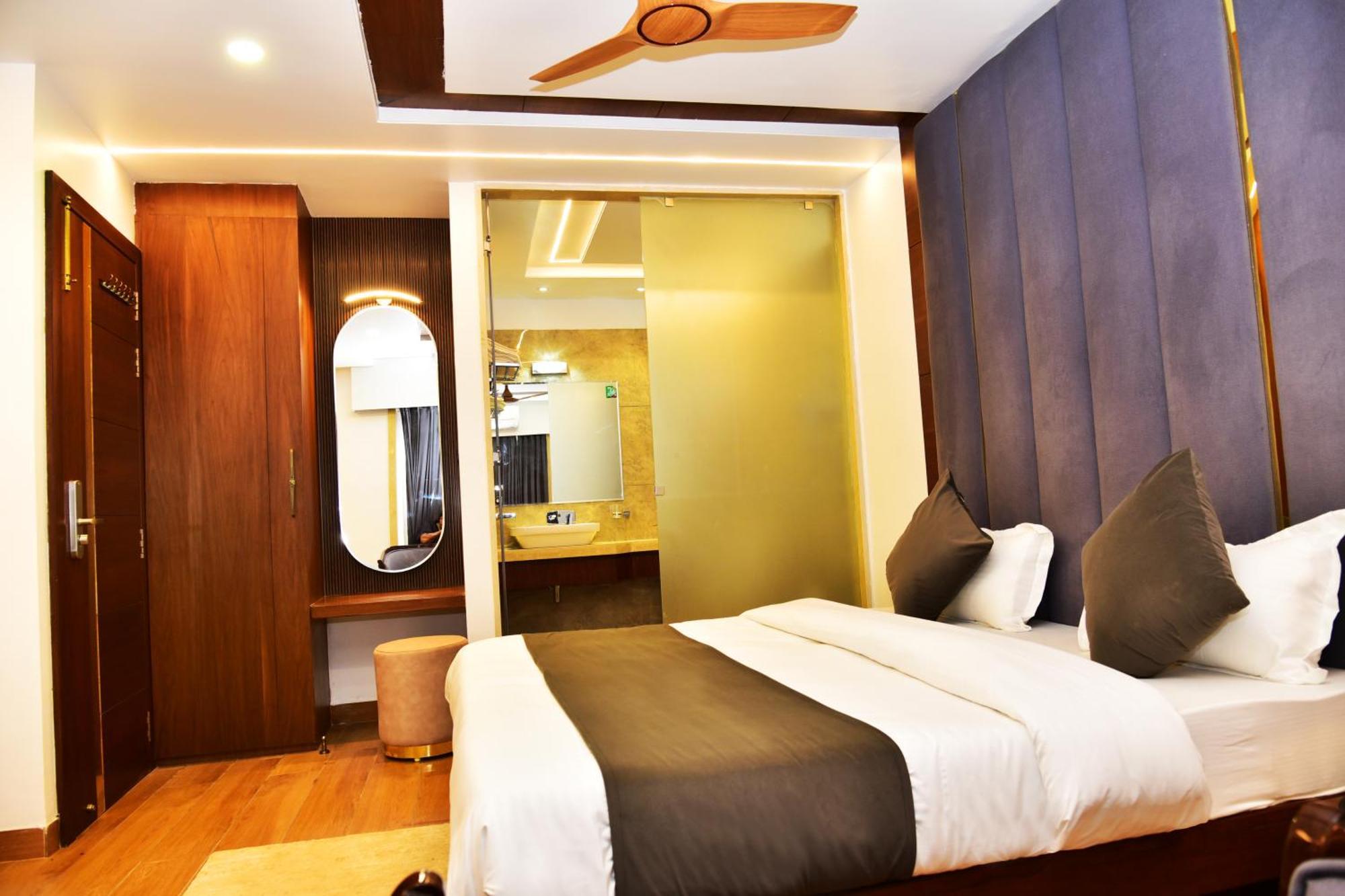 Hotel Divine Peak Pachmarhi Luaran gambar