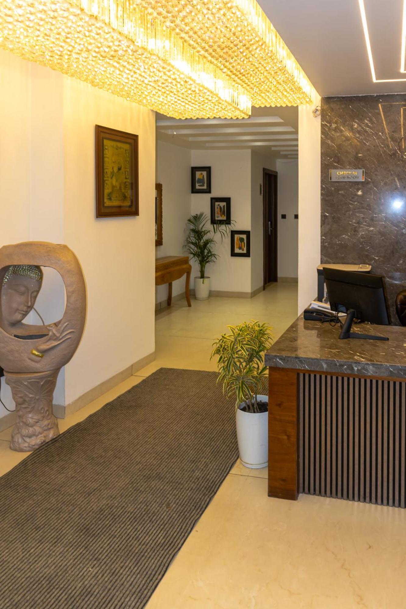 Hotel Divine Peak Pachmarhi Luaran gambar