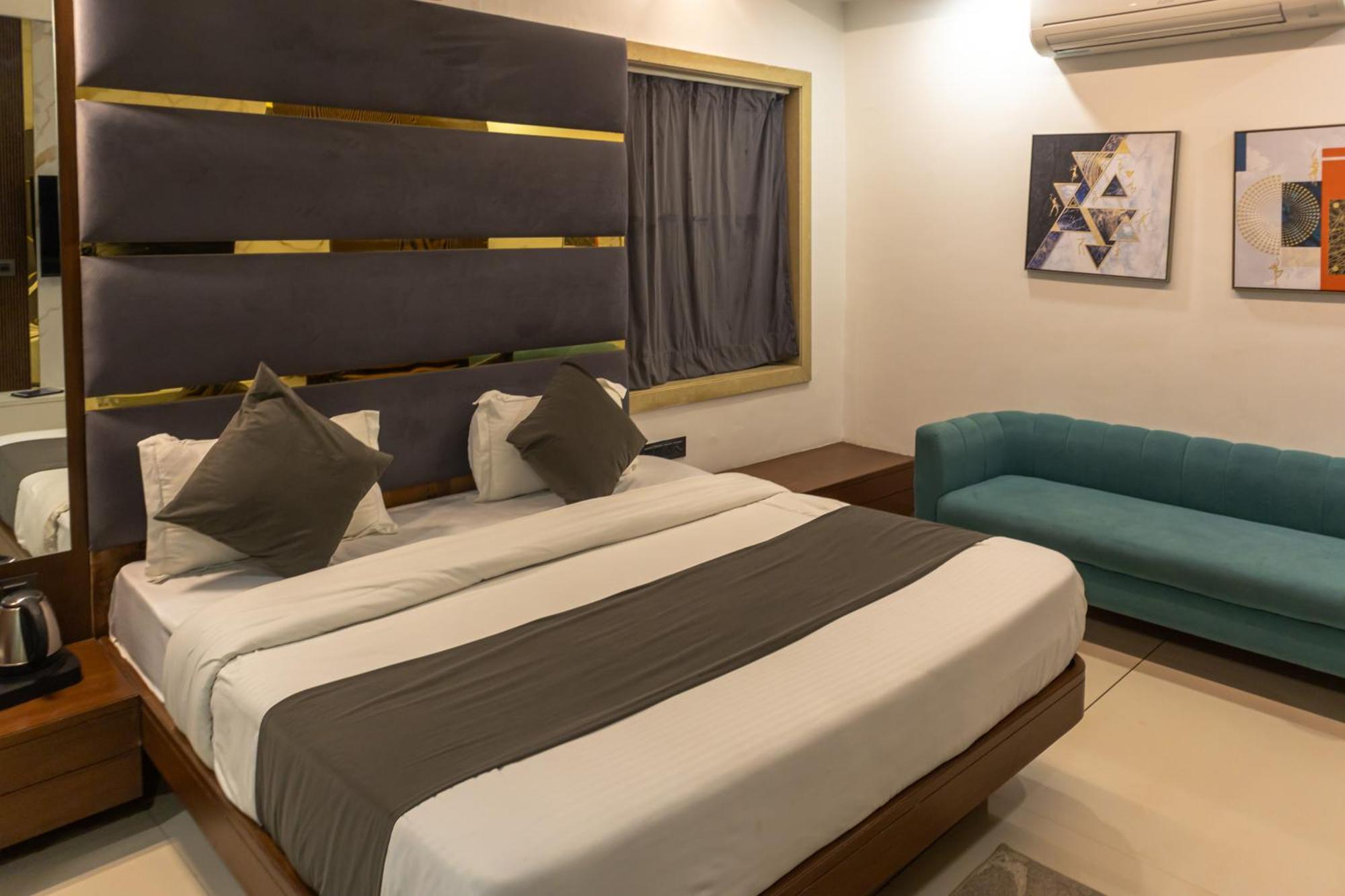 Hotel Divine Peak Pachmarhi Luaran gambar