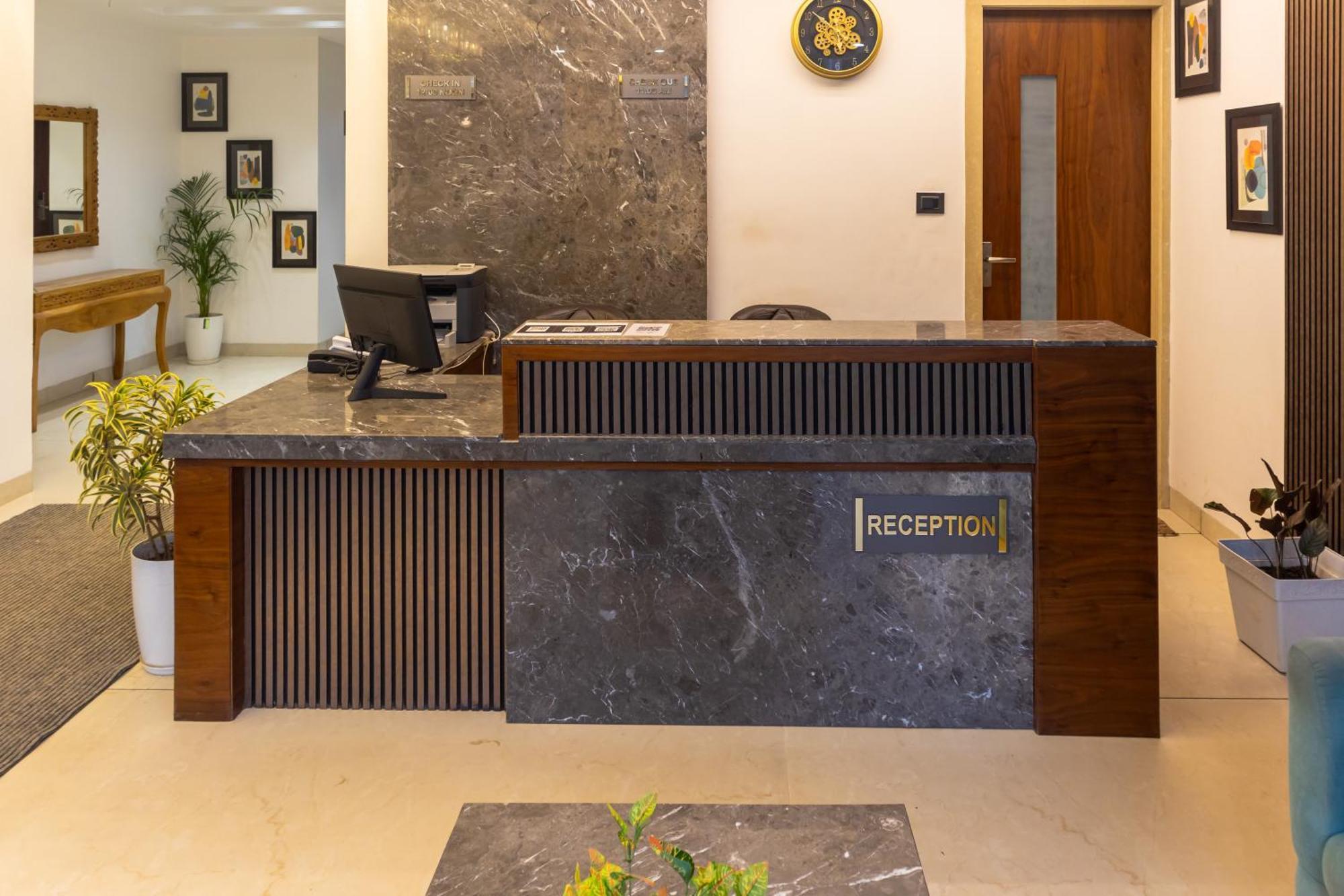 Hotel Divine Peak Pachmarhi Luaran gambar